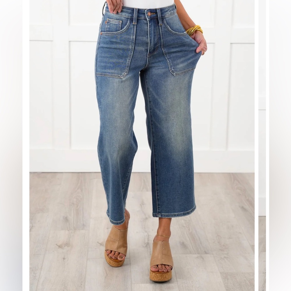 Judy Blue Medium Wash Straight Leg Jeans - Picture 6 of 15